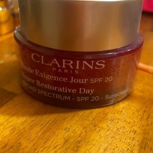 Clarins sUper restorative Jour spf 20 DAY 1.7oz